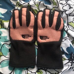 Women’s Northface Gloves
